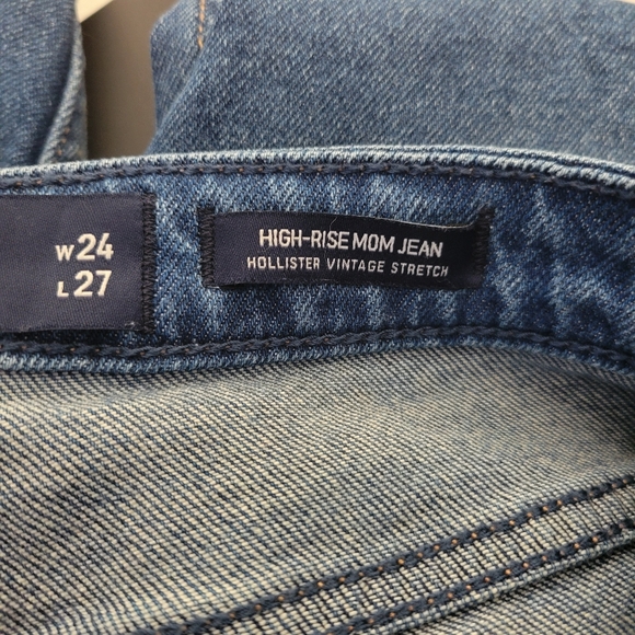 Hollister Distressed High-Rise Mom Jean With Raw Hem Size 0R - Picture 10 of 11